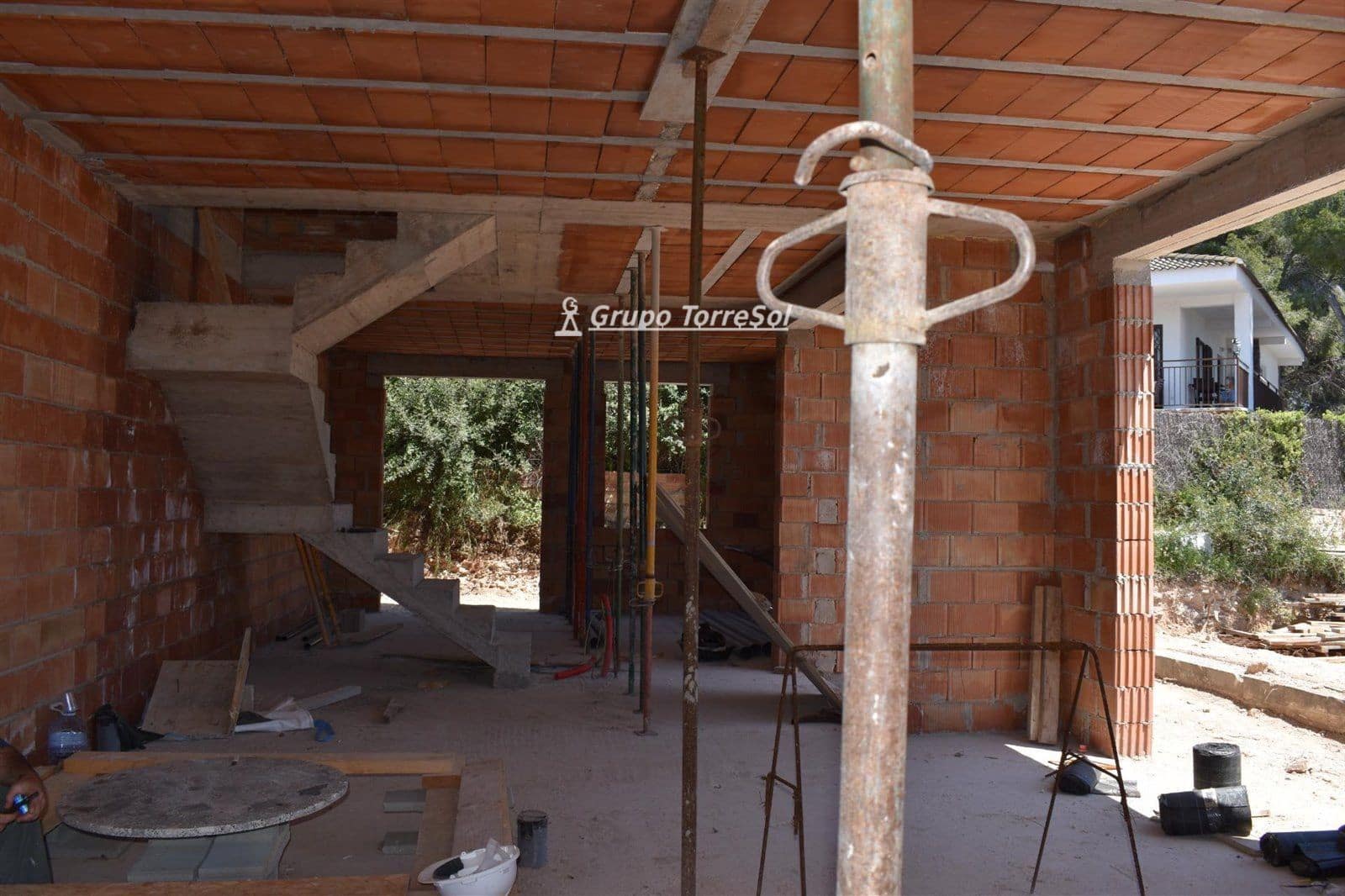4 bedroom Townhouse for sale in Segur de Calafell with pool garage - € 490,000 (Ref: 9965879)