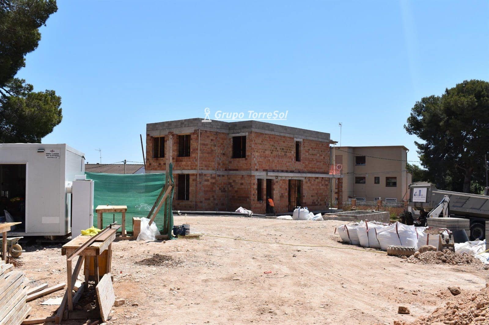 4 bedroom Townhouse for sale in Segur de Calafell with pool garage - € 490,000 (Ref: 9965879)