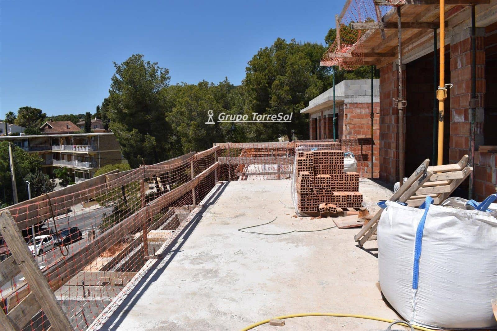 4 bedroom Townhouse for sale in Segur de Calafell with pool garage - € 490,000 (Ref: 9965879)