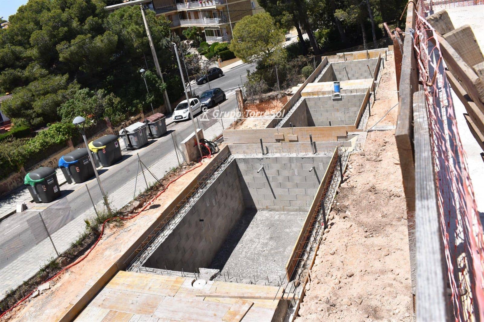 4 bedroom Townhouse for sale in Segur de Calafell with pool garage - € 490,000 (Ref: 9965879)