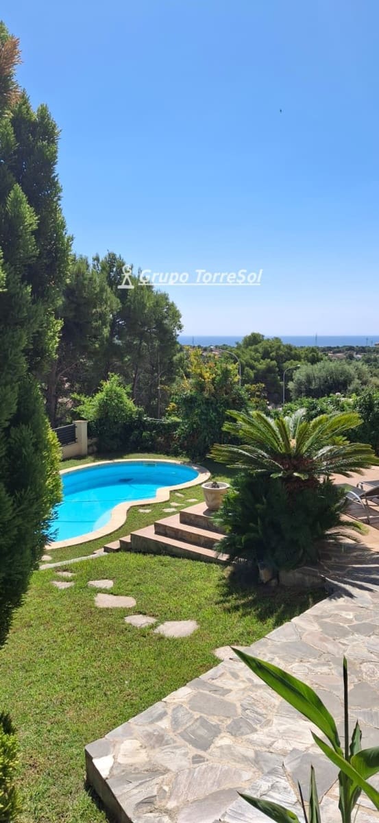 4 slaapkamer Villa te koop in Roda de Bara met zwembad garage - € 499.000 (Ref: 9965932)