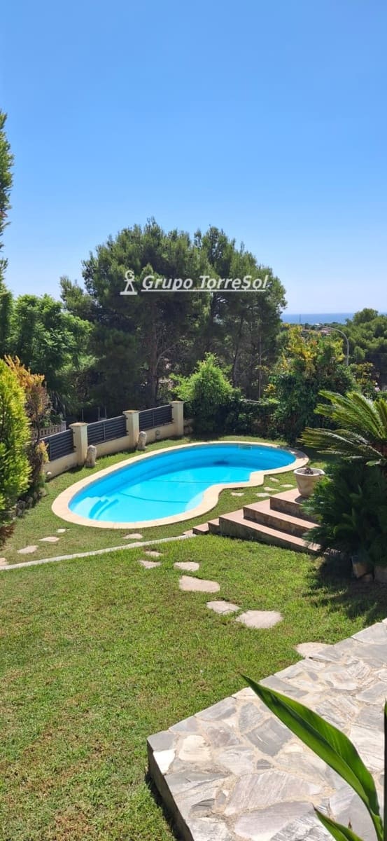 4 slaapkamer Villa te koop in Roda de Bara met zwembad garage - € 499.000 (Ref: 9965932)