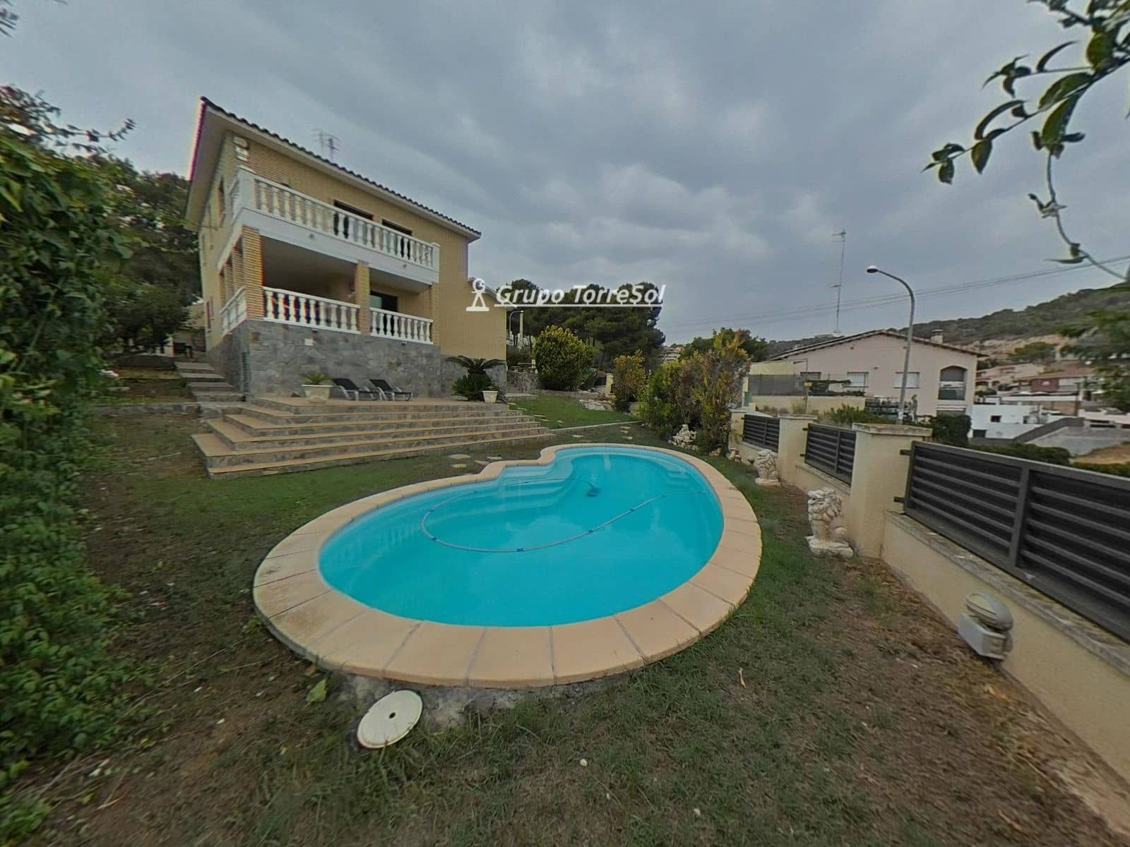 4 slaapkamer Villa te koop in Roda de Bara met zwembad garage - € 499.000 (Ref: 9965932)
