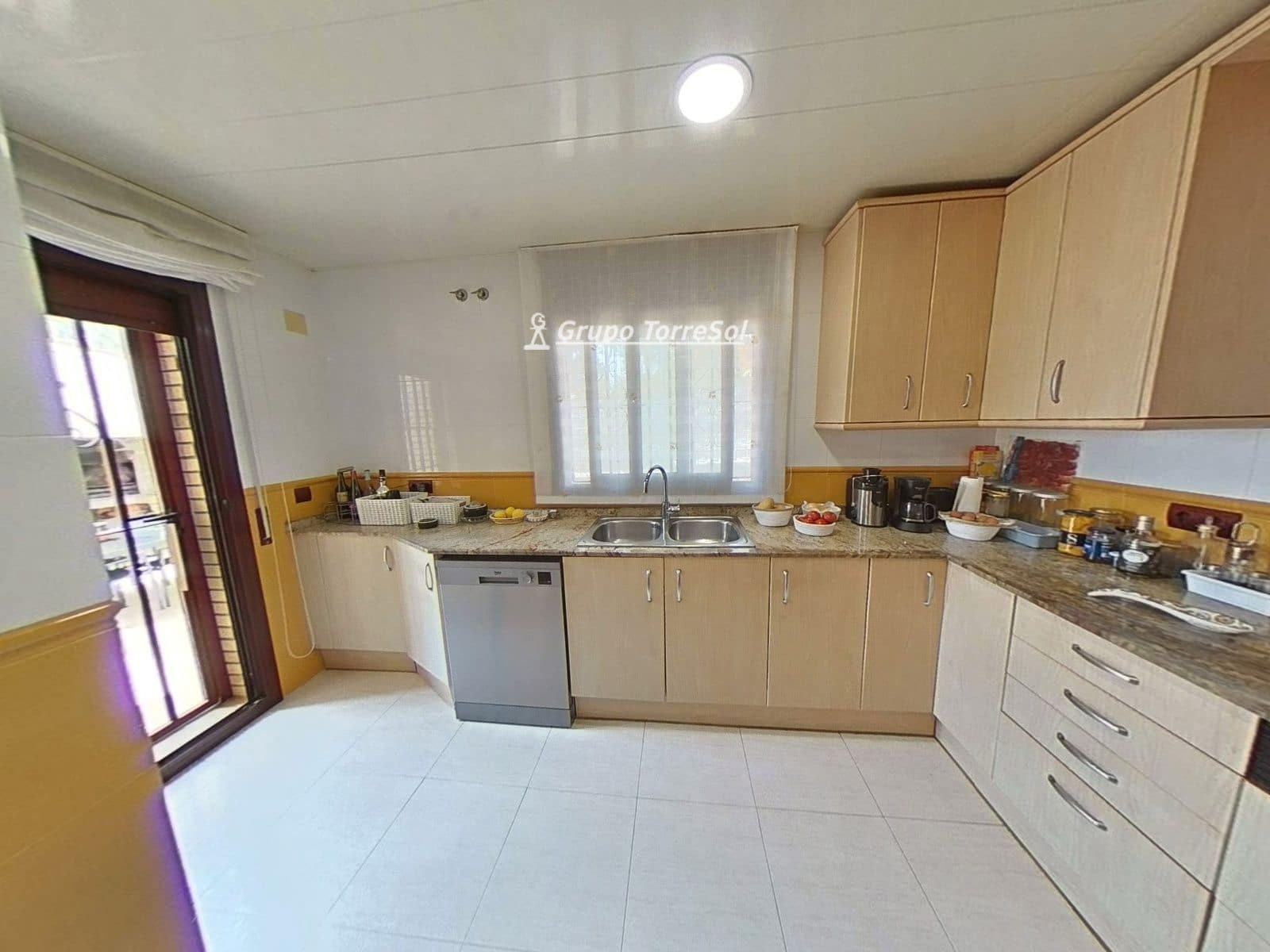 4 slaapkamer Villa te koop in Roda de Bara met zwembad garage - € 499.000 (Ref: 9965932)