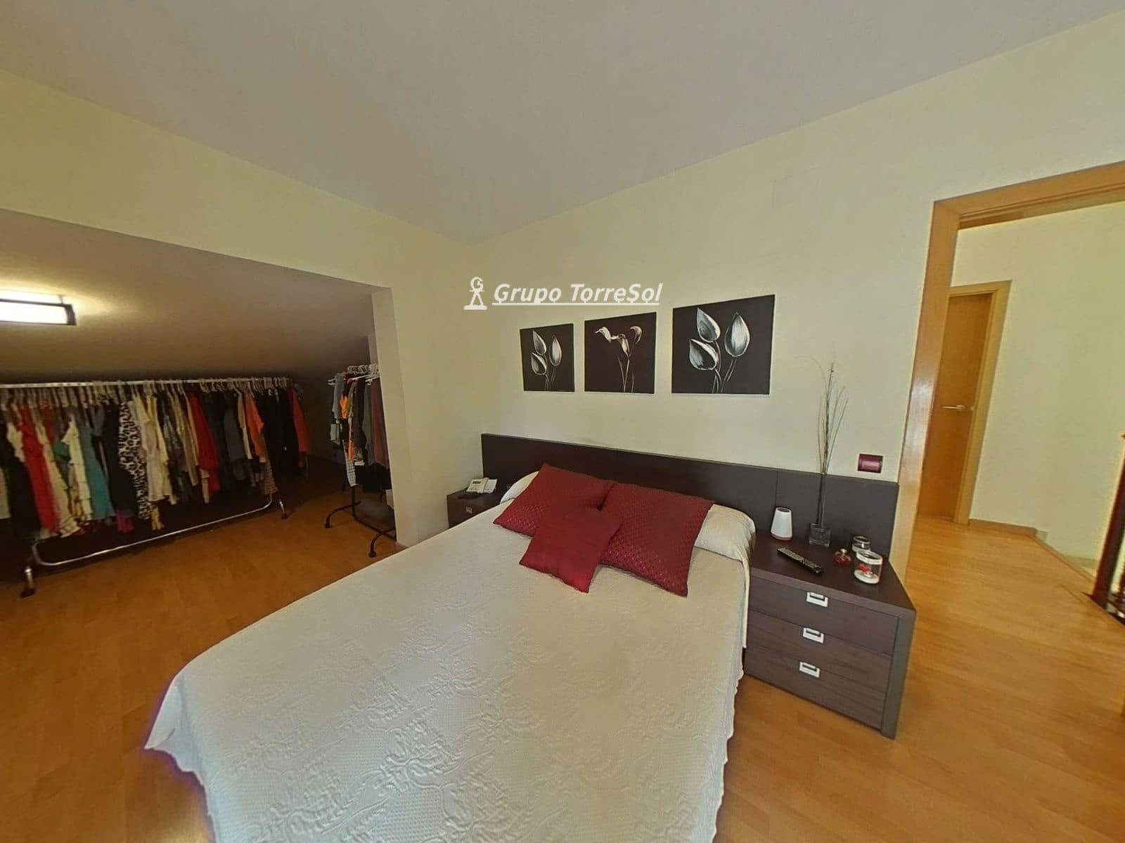 4 slaapkamer Villa te koop in Roda de Bara met zwembad garage - € 499.000 (Ref: 9965932)