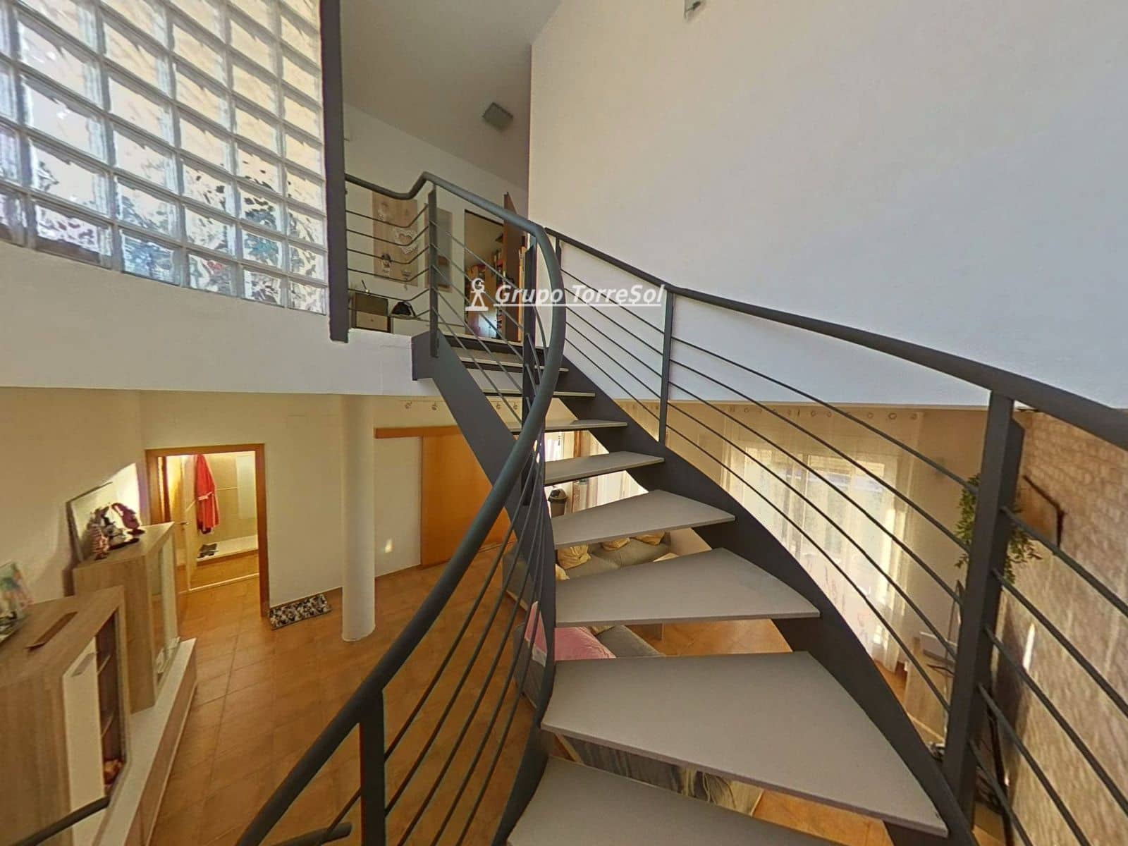 4 soveværelse Villa til salg i La Bisbal del Penedes med swimmingpool - € 289.000 (Ref: 9966246)