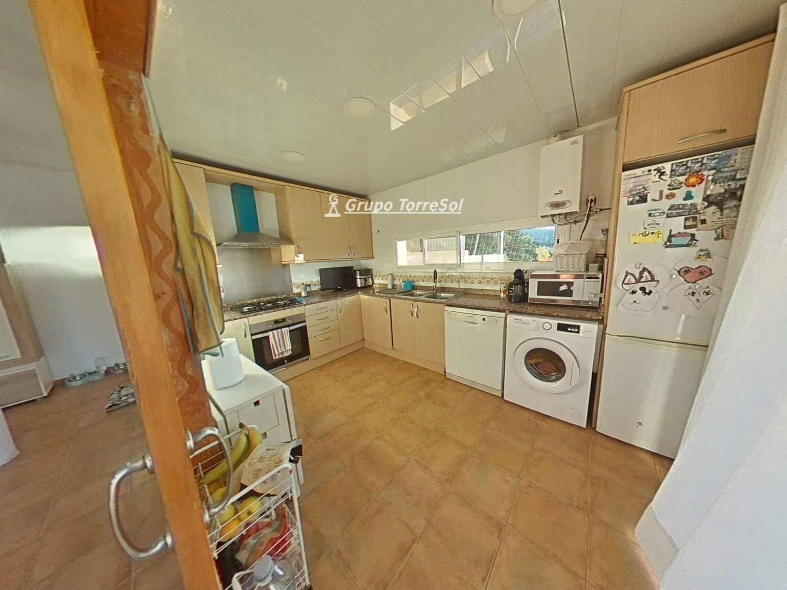 4 soveværelse Villa til salg i La Bisbal del Penedes med swimmingpool - € 289.000 (Ref: 9966246)