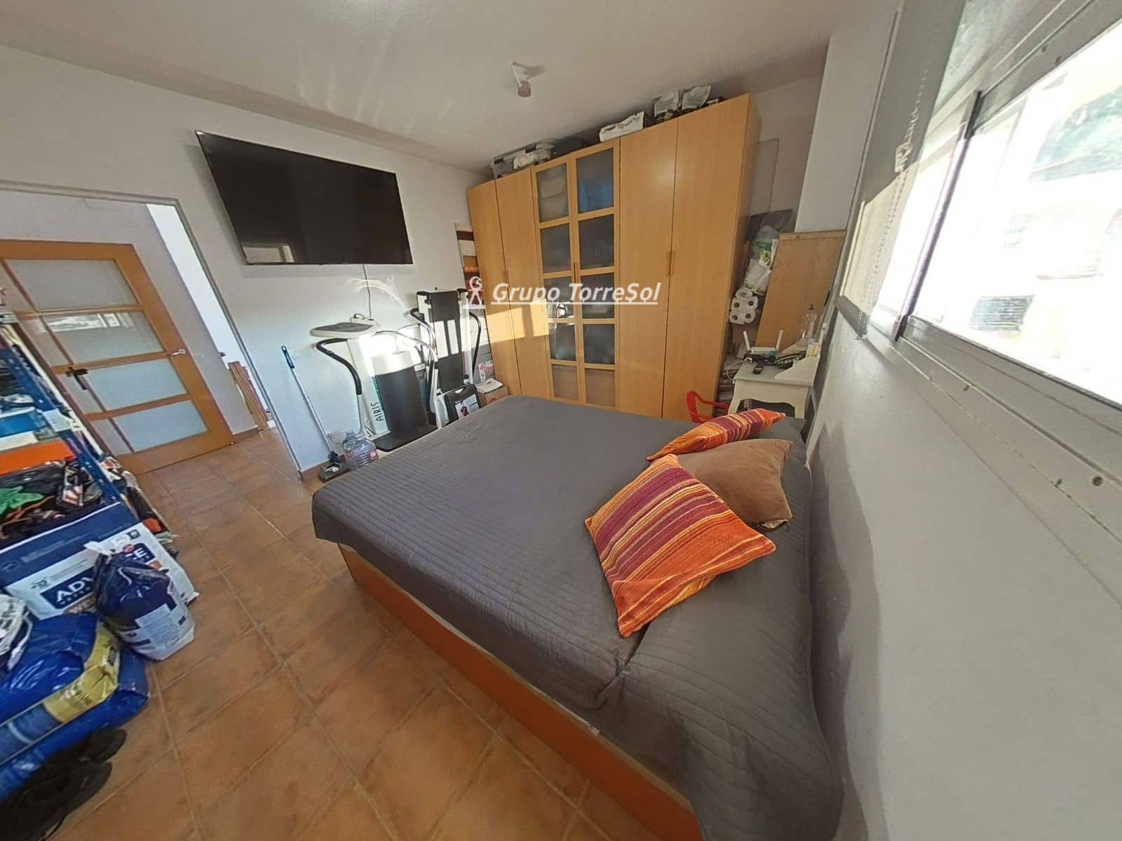 4 soveværelse Villa til salg i La Bisbal del Penedes med swimmingpool - € 289.000 (Ref: 9966246)