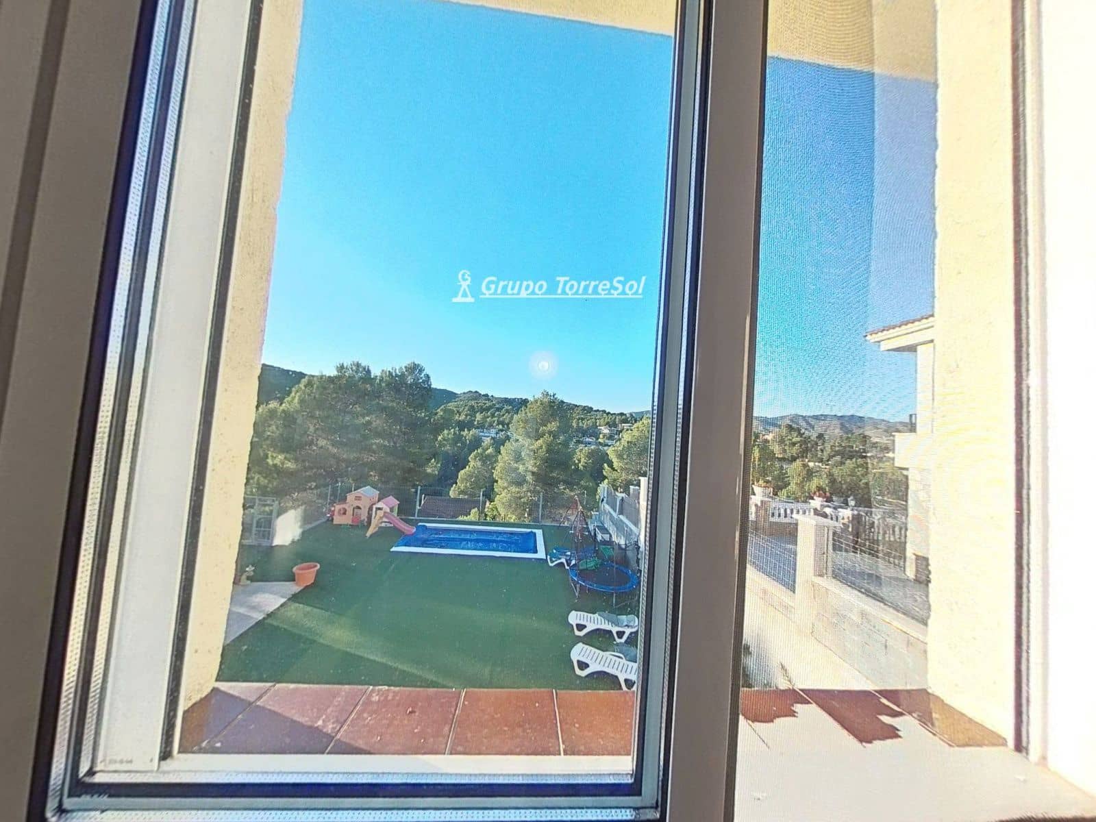 4 soveværelse Villa til salg i La Bisbal del Penedes med swimmingpool - € 289.000 (Ref: 9966246)