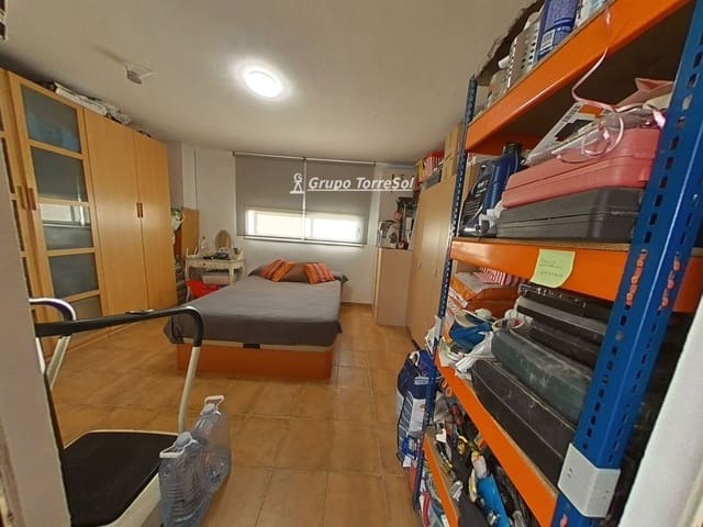 4 soveværelse Villa til salg i La Bisbal del Penedès med swimmingpool - € 289.000 (Ref: 9966246)