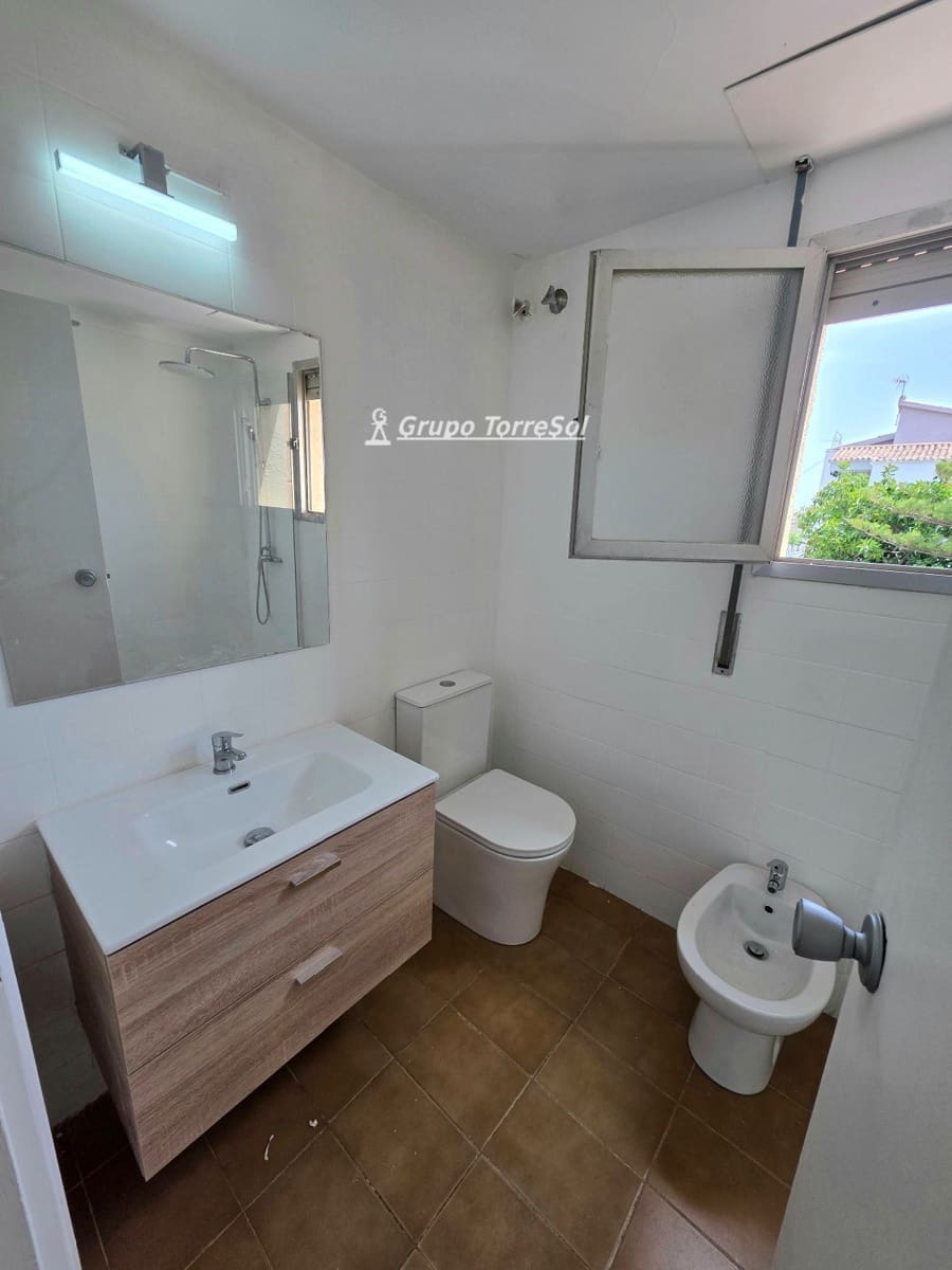3 bedroom Flat for sale in Torredembarra with pool - € 219,000 (Ref: 9967058)