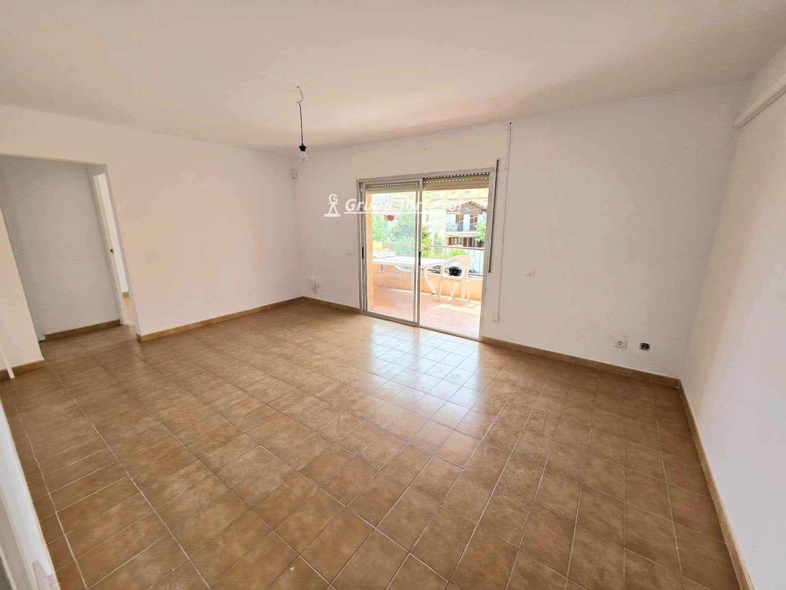 3 bedroom Flat for sale in Torredembarra with pool - € 219,000 (Ref: 9967058)