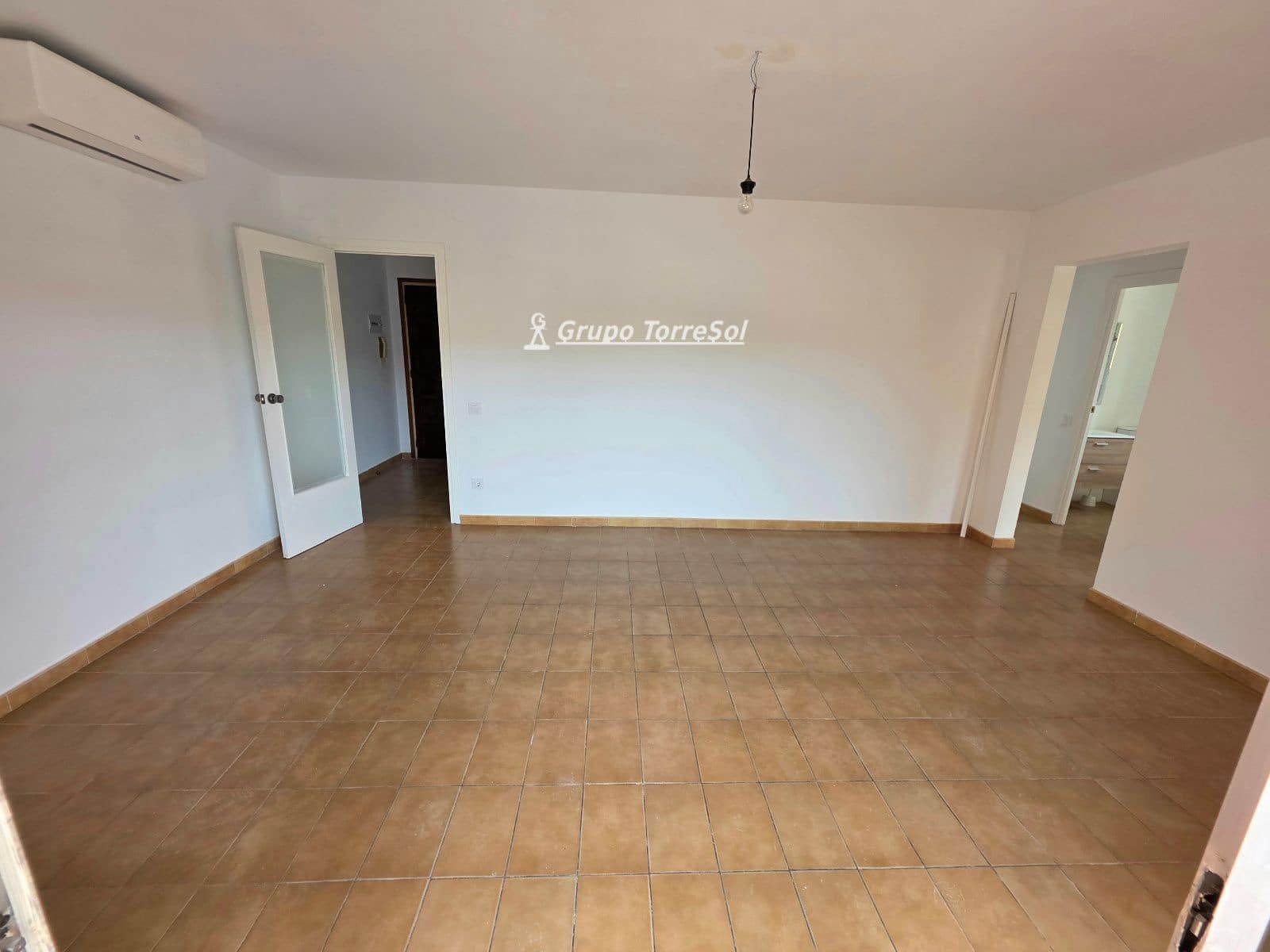 3 bedroom Flat for sale in Torredembarra with pool - € 219,000 (Ref: 9967058)