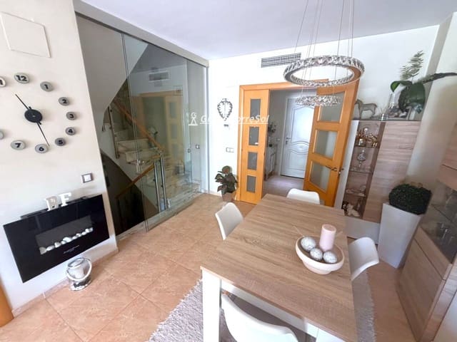 4 soverom Hus til salgs i El Vendrell med garasje - € 347 000 (Ref: 9969014)