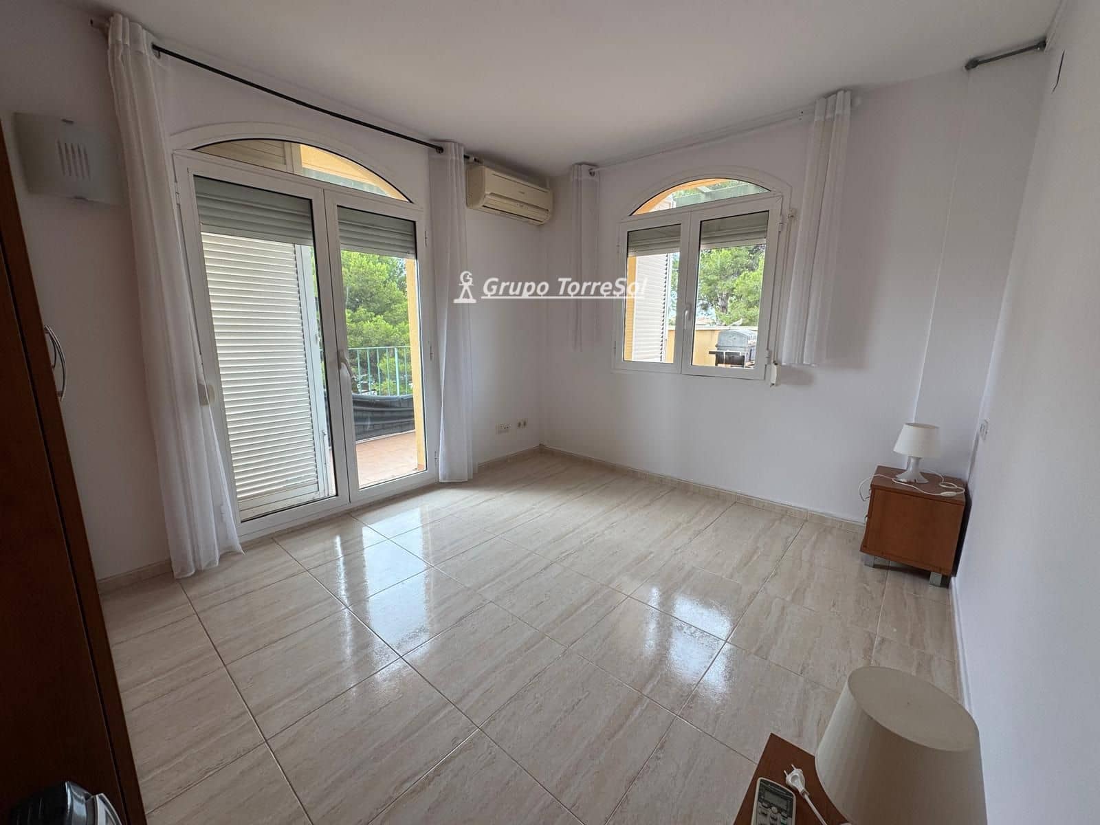 2 bedroom Flat for sale in Mont-roig del Camp with pool garage - € 185,000 (Ref: 9972239)