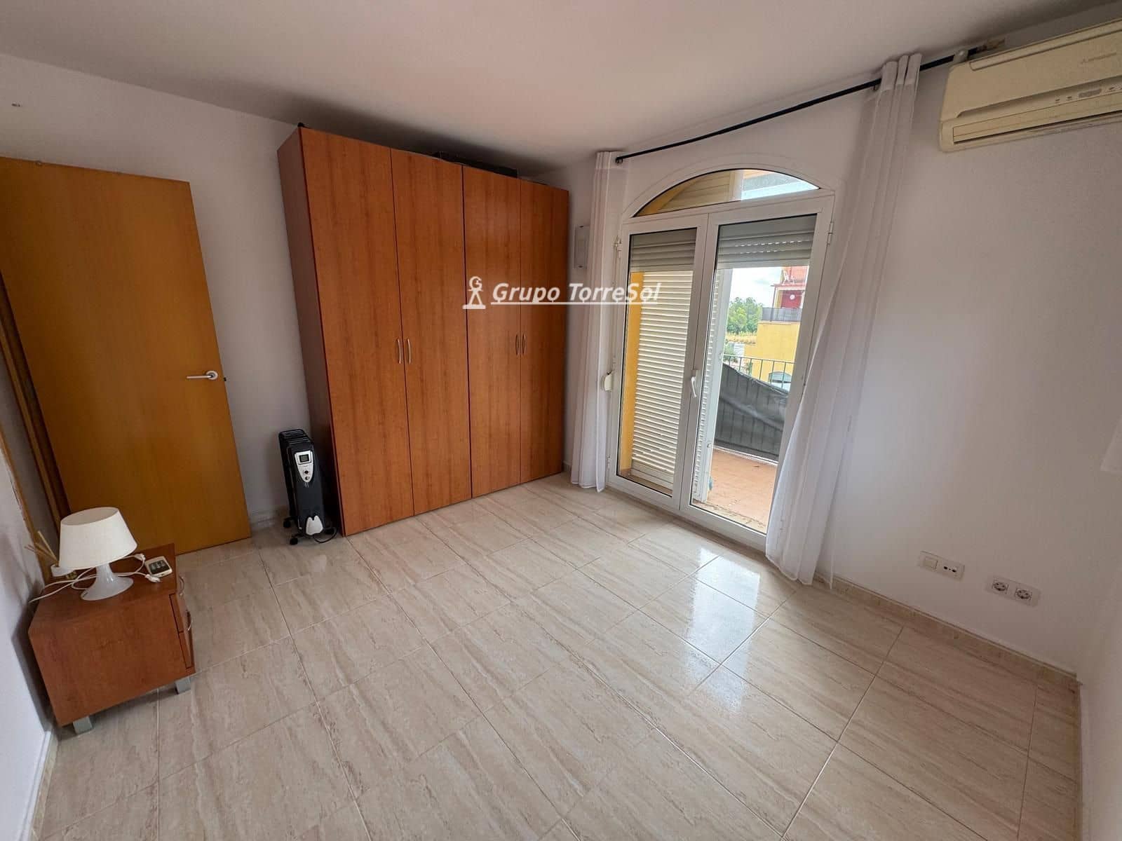 2 bedroom Flat for sale in Mont-roig del Camp with pool garage - € 185,000 (Ref: 9972239)