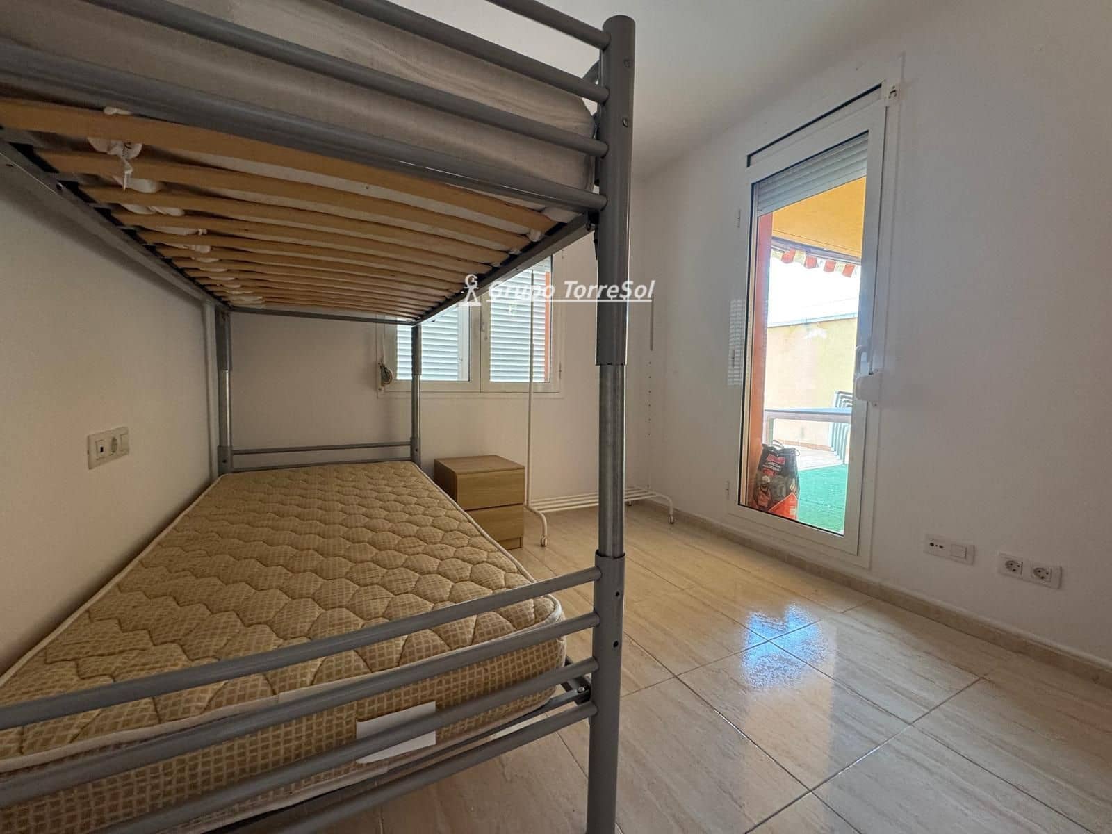 2 bedroom Flat for sale in Mont-roig del Camp with pool garage - € 185,000 (Ref: 9972239)
