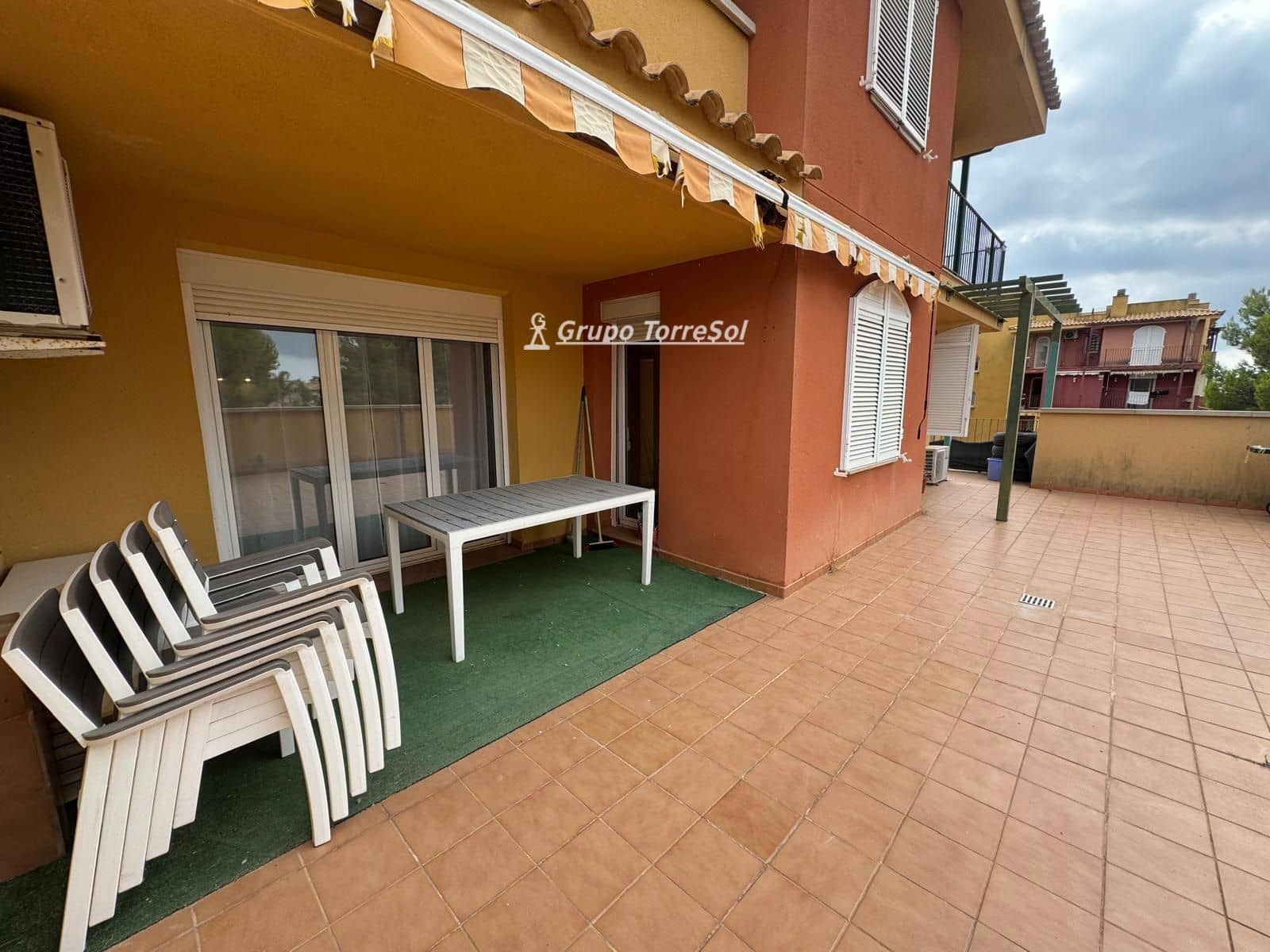 2 bedroom Flat for sale in Mont-roig del Camp with pool garage - € 185,000 (Ref: 9972239)