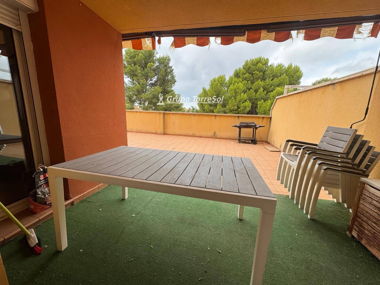 2 bedroom Flat for sale in Mont-roig del Camp with pool garage - € 185,000 (Ref: 9972239)