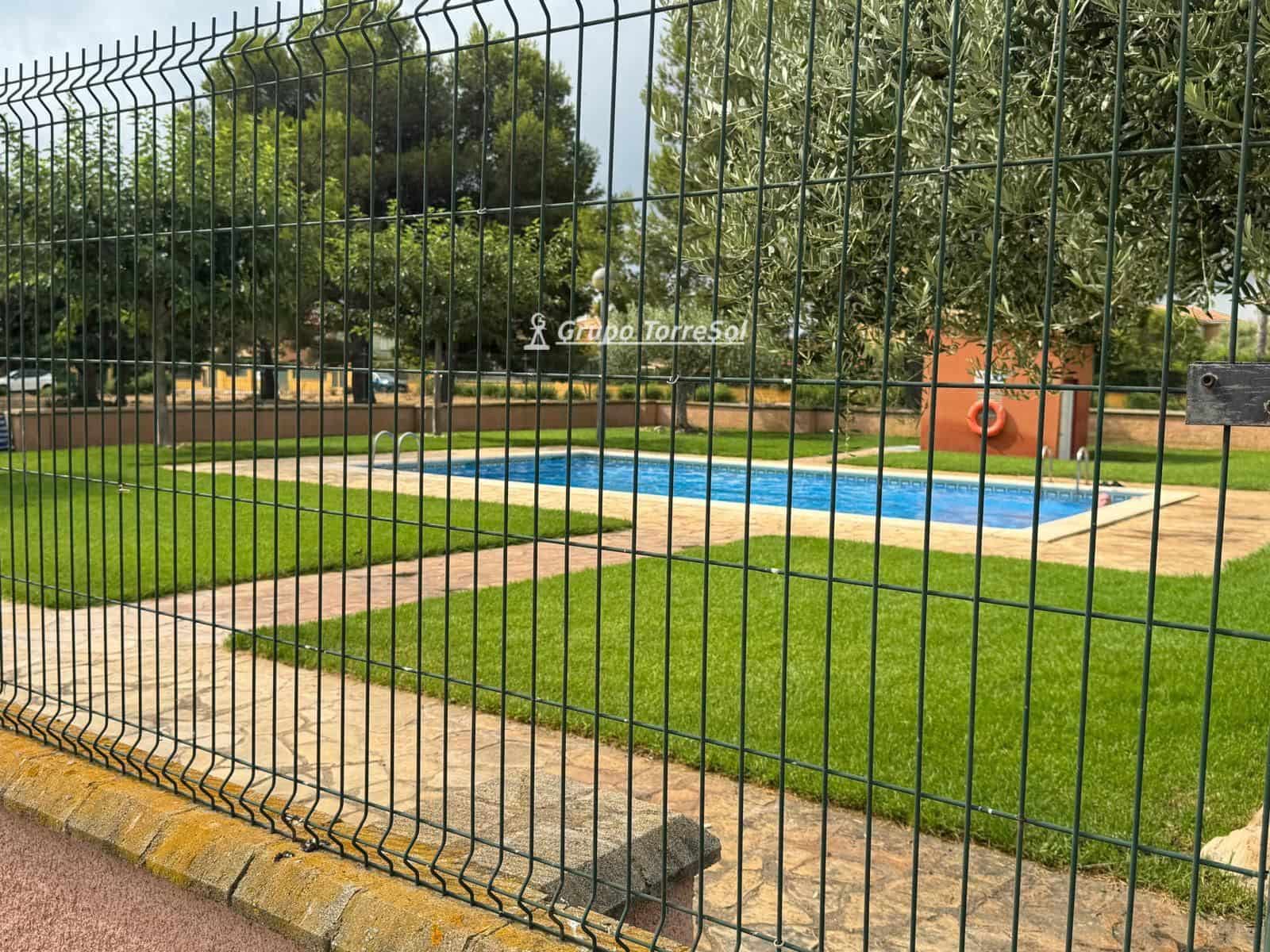 2 bedroom Flat for sale in Mont-roig del Camp with pool garage - € 185,000 (Ref: 9972239)