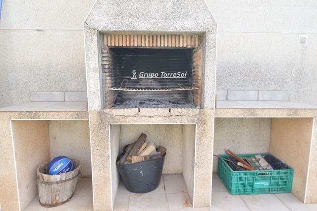 3 camera da letto Casa in vendita in Roda de Barà con piscina garage - 298.000 € (Rif: 9976399)