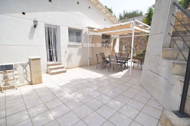 3 camera da letto Casa in vendita in Roda de Barà con piscina garage - 298.000 € (Rif: 9976399)