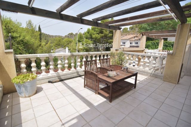 3 Zimmer Haus zu verkaufen in Roda de Barà mit Pool Garage - 298.000 € (Ref: 9976399)