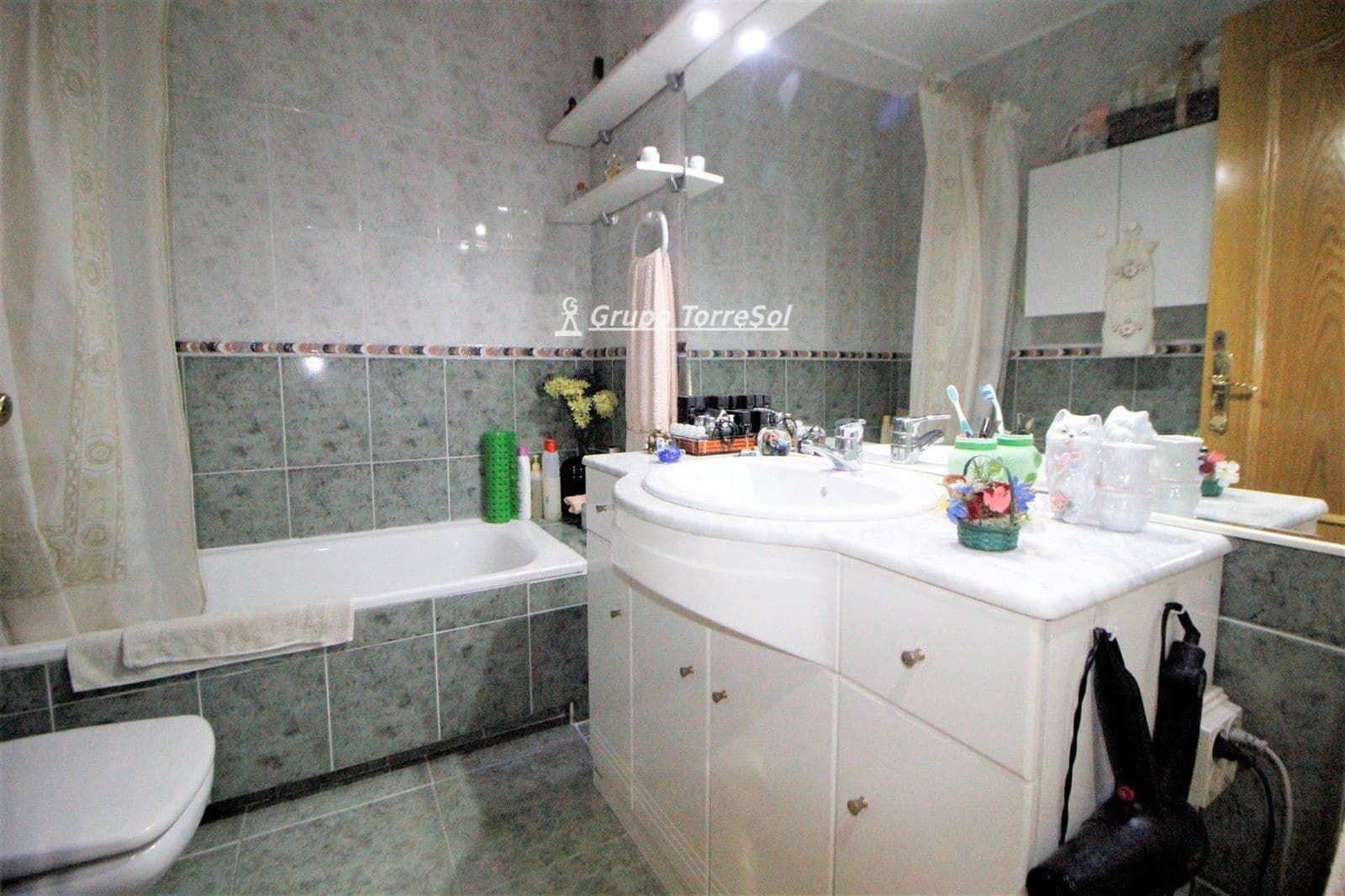4 sypialnia Dom na sprzedaż w Torredembarra z garażem - 325 000 € (Ref: 9979221)