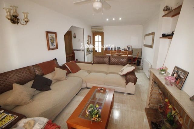 Casa de 4 habitaciones en Torredembarra en venta con garaje - 325.000 € (Ref: 9979221)