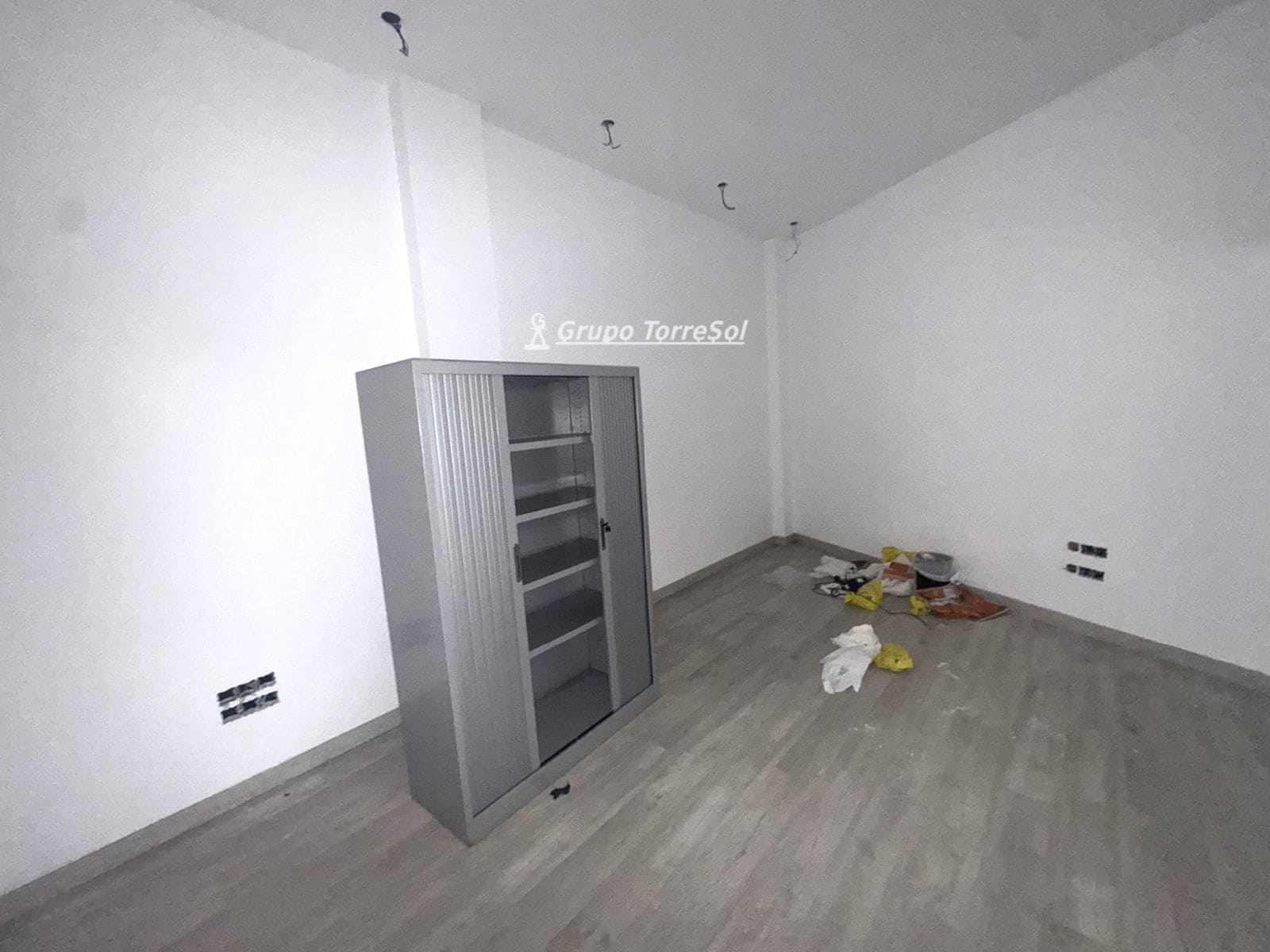 Comercial para venda em Elche / Elx - 219 900 € (Ref: 9985664)