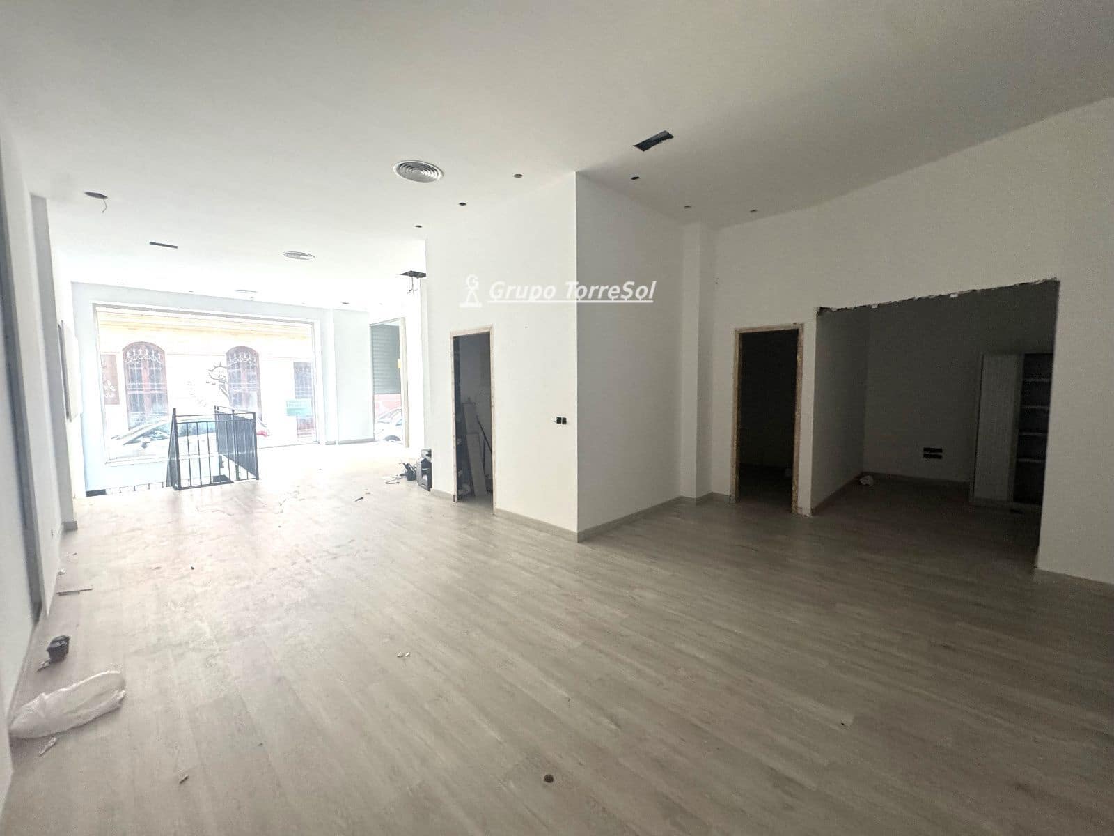 Comercial para venda em Elche / Elx - 219 900 € (Ref: 9985664)