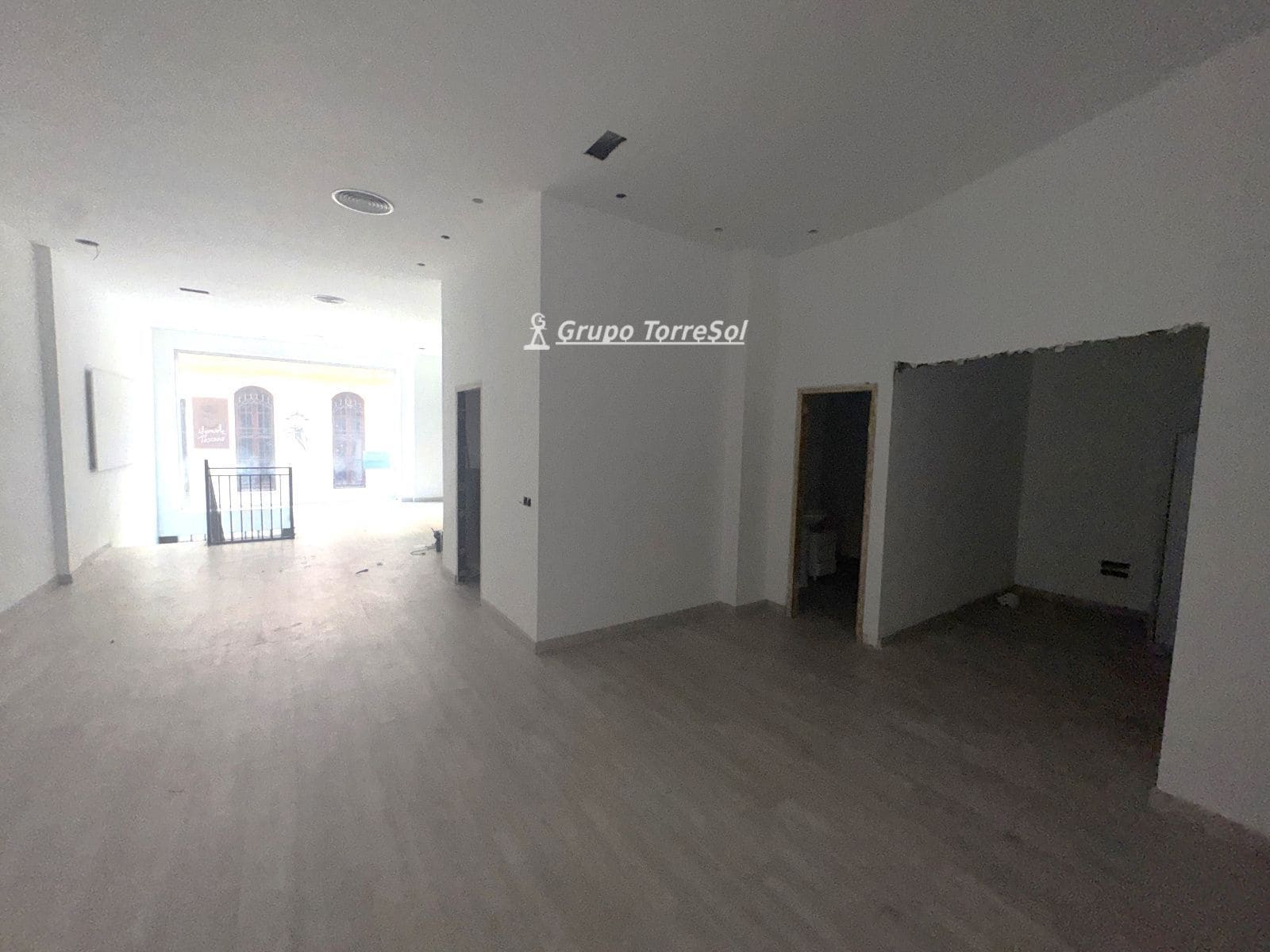 Comercial para venda em Elche / Elx - 219 900 € (Ref: 9985664)