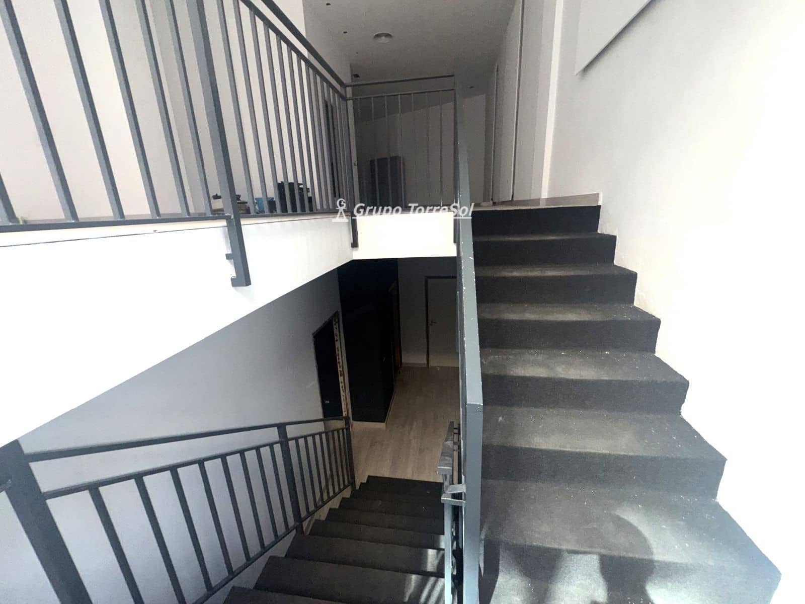Comercial para venda em Elche / Elx - 219 900 € (Ref: 9985664)