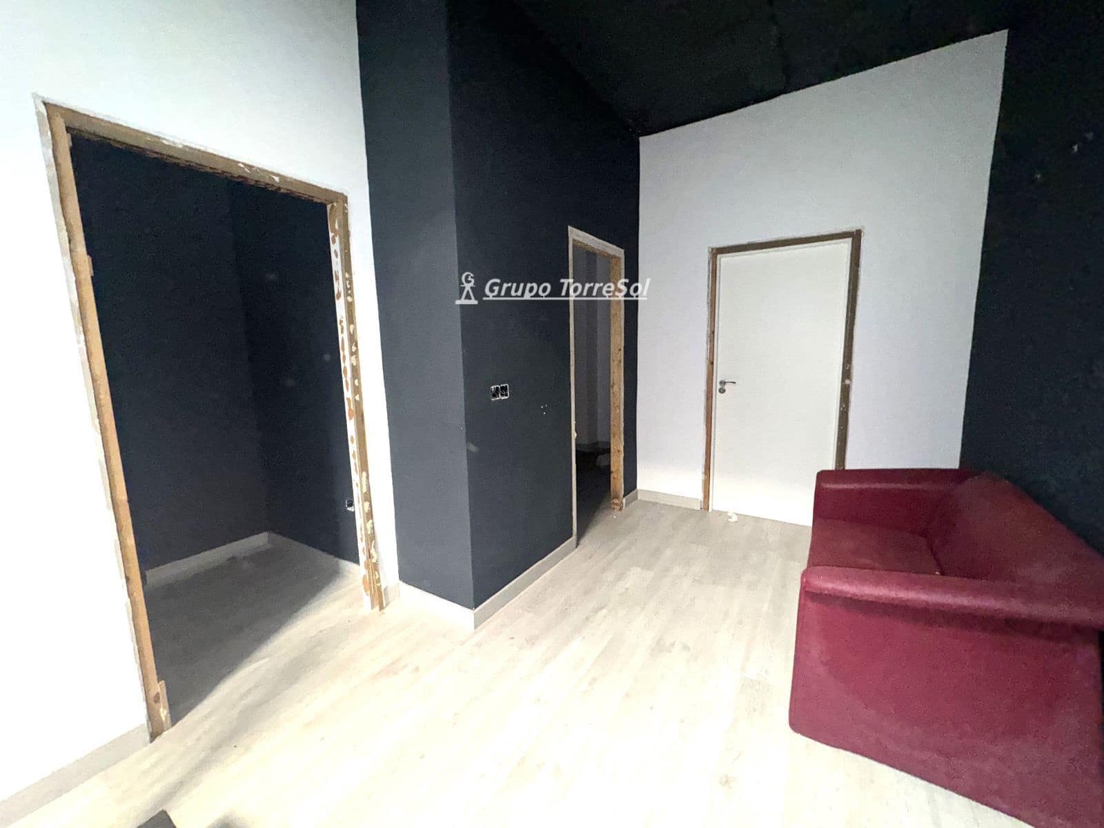 Comercial para venda em Elche / Elx - 219 900 € (Ref: 9985664)