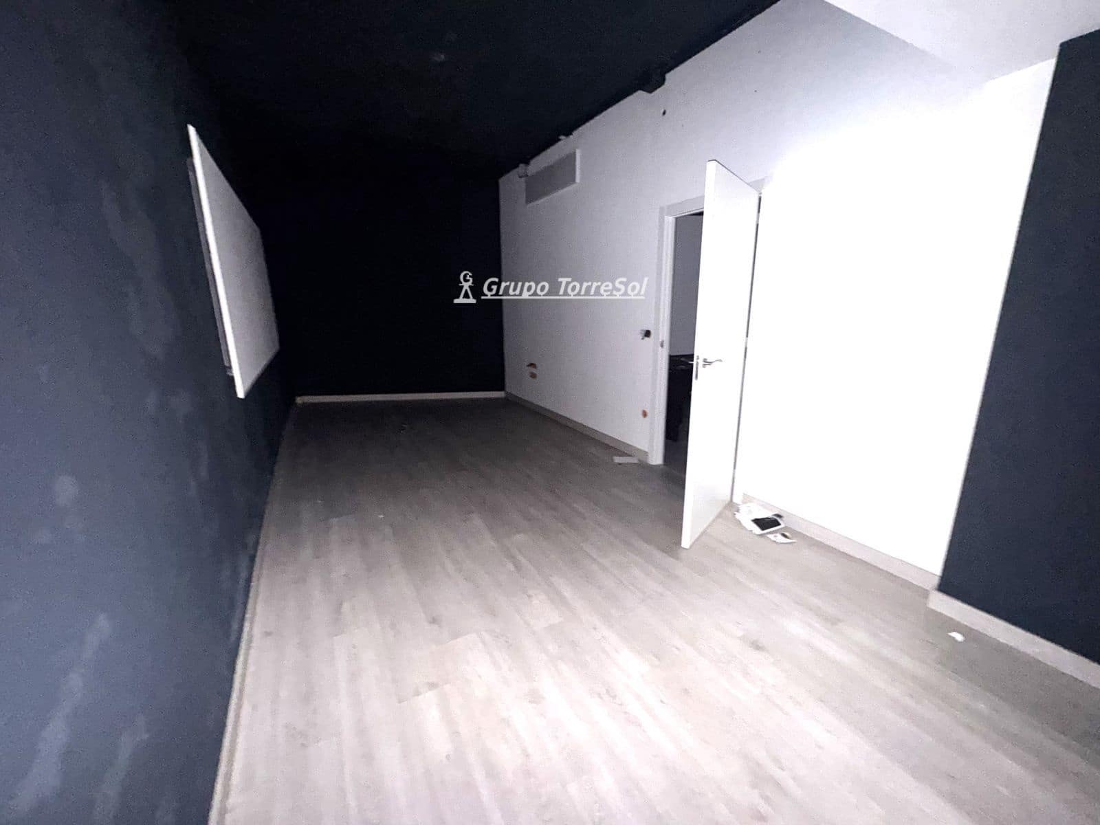 Comercial para venda em Elche / Elx - 219 900 € (Ref: 9985664)