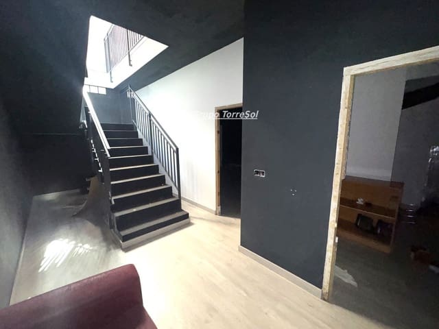 Comercial para venda em Elche / Elx - 219 900 € (Ref: 9985664)
