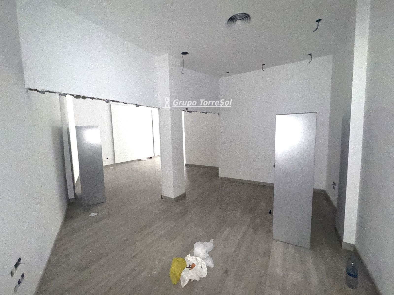 Comercial para venda em Elche / Elx - 219 900 € (Ref: 9985664)