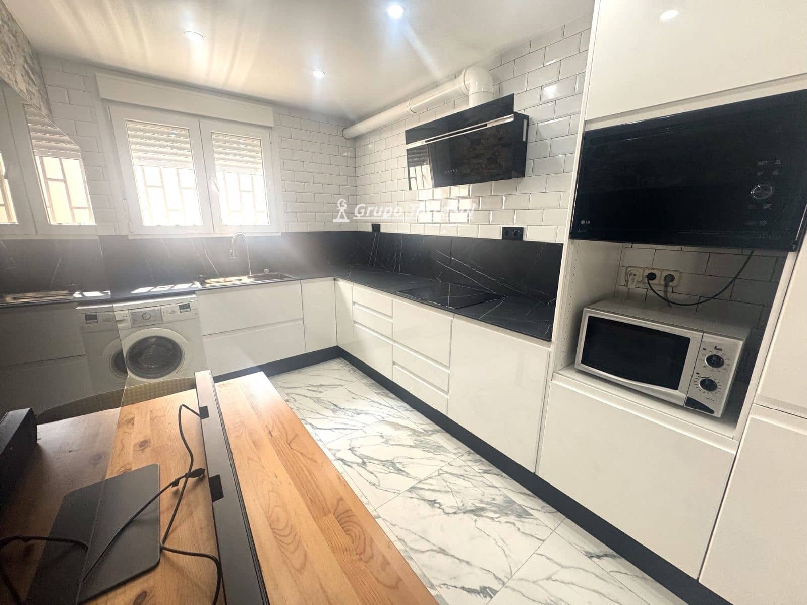 Chalet de 7 habitaciones en Coma-Ruga en venta con garaje - 465.000 € (Ref: 9985776)