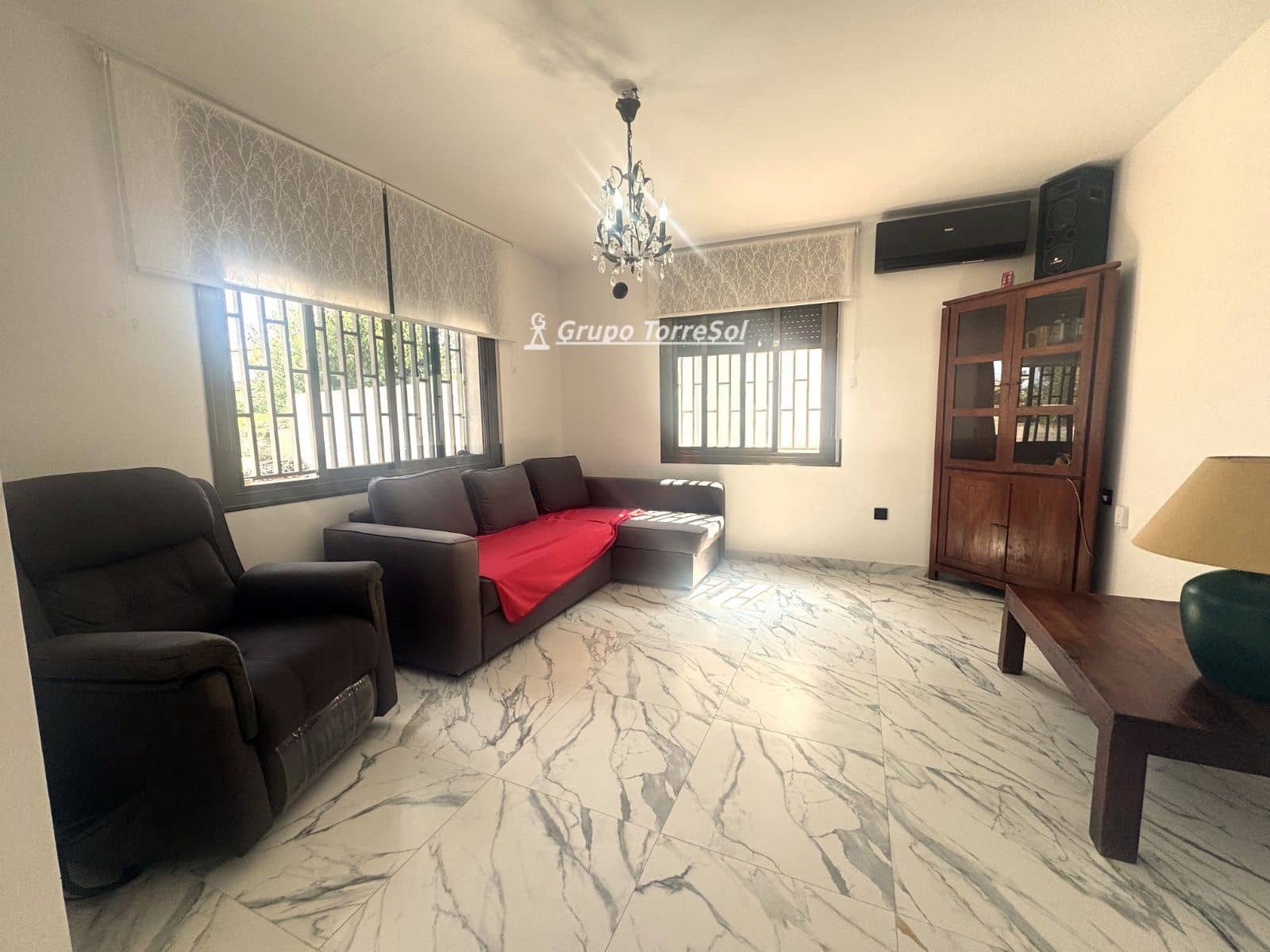 Chalet de 7 habitaciones en Coma-Ruga en venta con garaje - 465.000 € (Ref: 9985776)