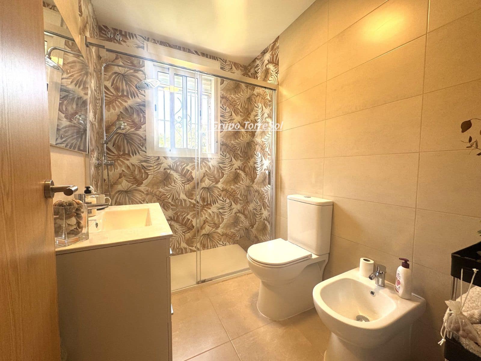 Chalet de 7 habitaciones en Coma-Ruga en venta con garaje - 465.000 € (Ref: 9985776)