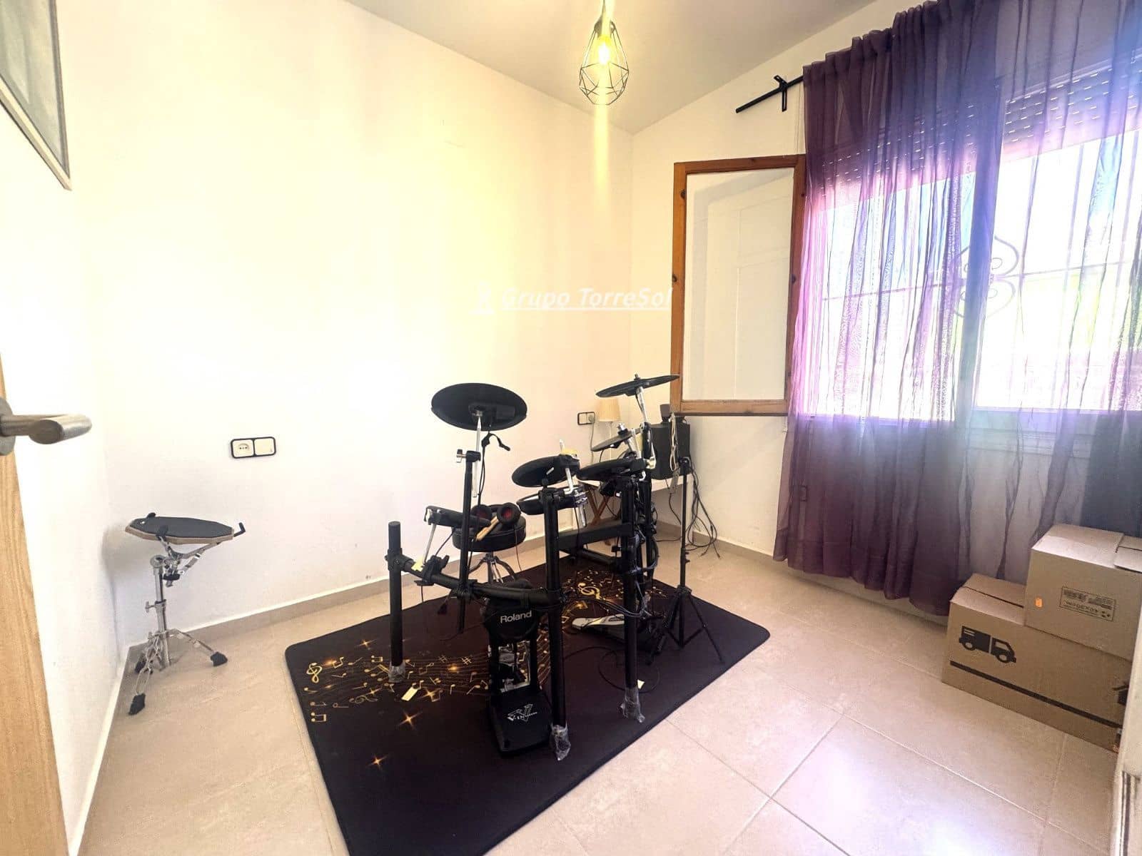 Chalet de 7 habitaciones en Coma-Ruga en venta con garaje - 465.000 € (Ref: 9985776)