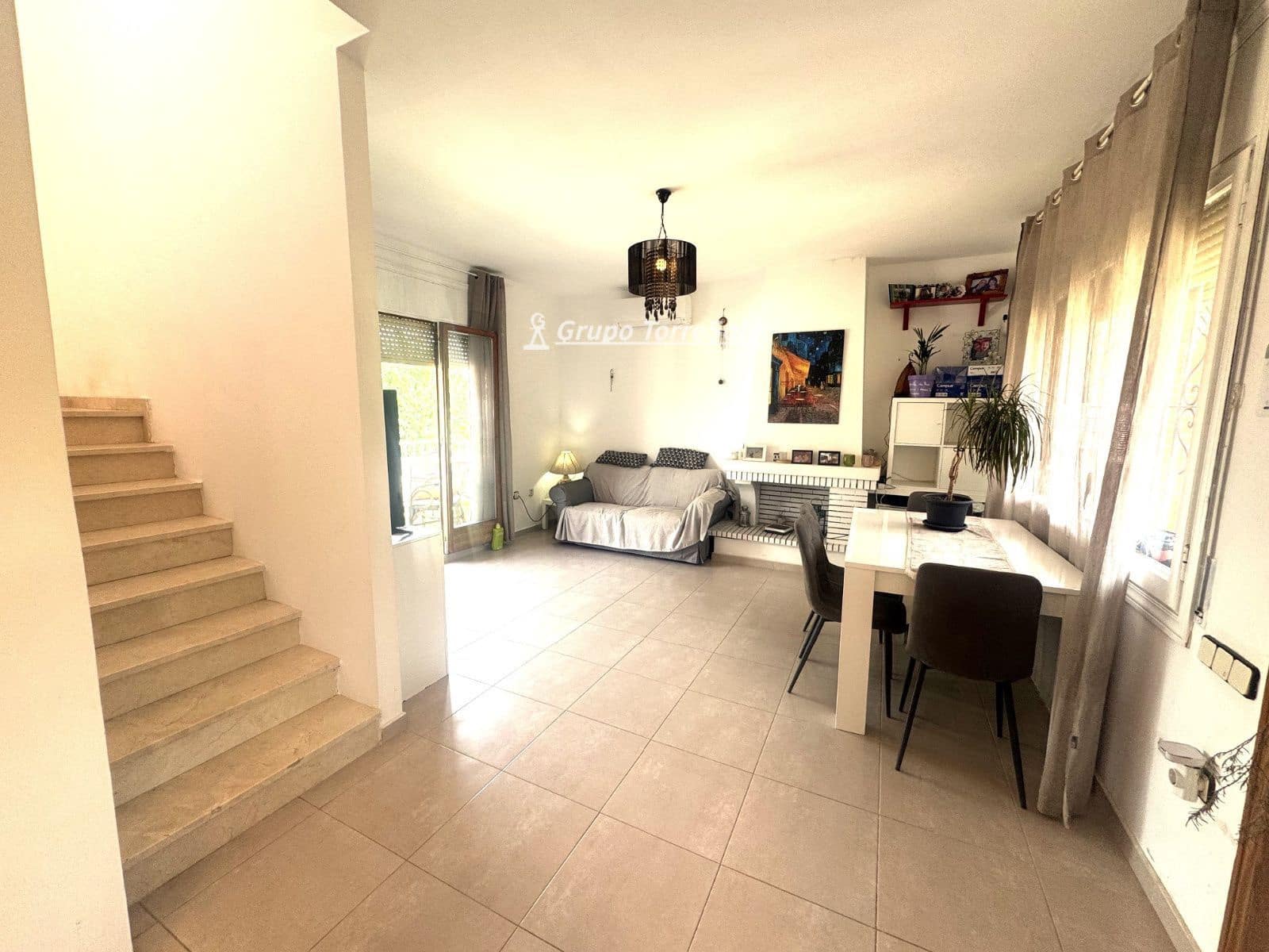 Chalet de 7 habitaciones en Coma-Ruga en venta con garaje - 465.000 € (Ref: 9985776)