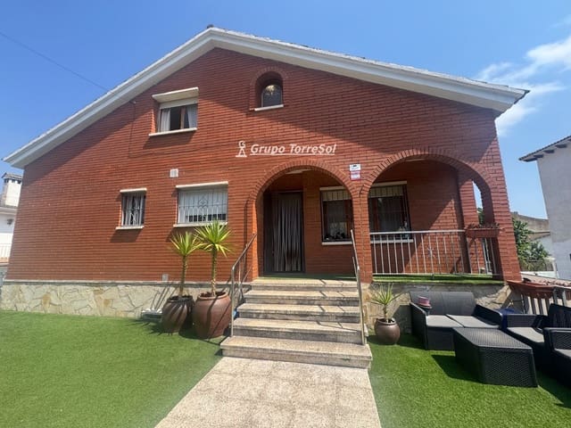 Chalet de 7 habitaciones en Coma-Ruga, El Vendrell en venta con garaje - 465.000 € (Ref: 9985776)