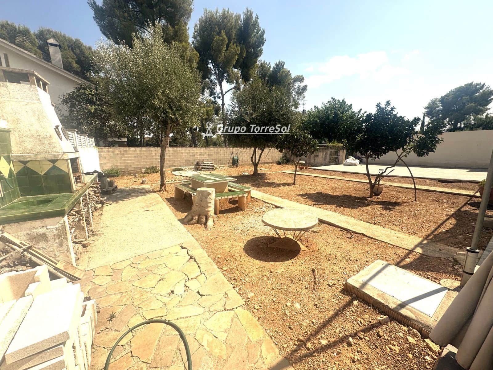 Chalet de 7 habitaciones en Coma-Ruga en venta con garaje - 465.000 € (Ref: 9985776)