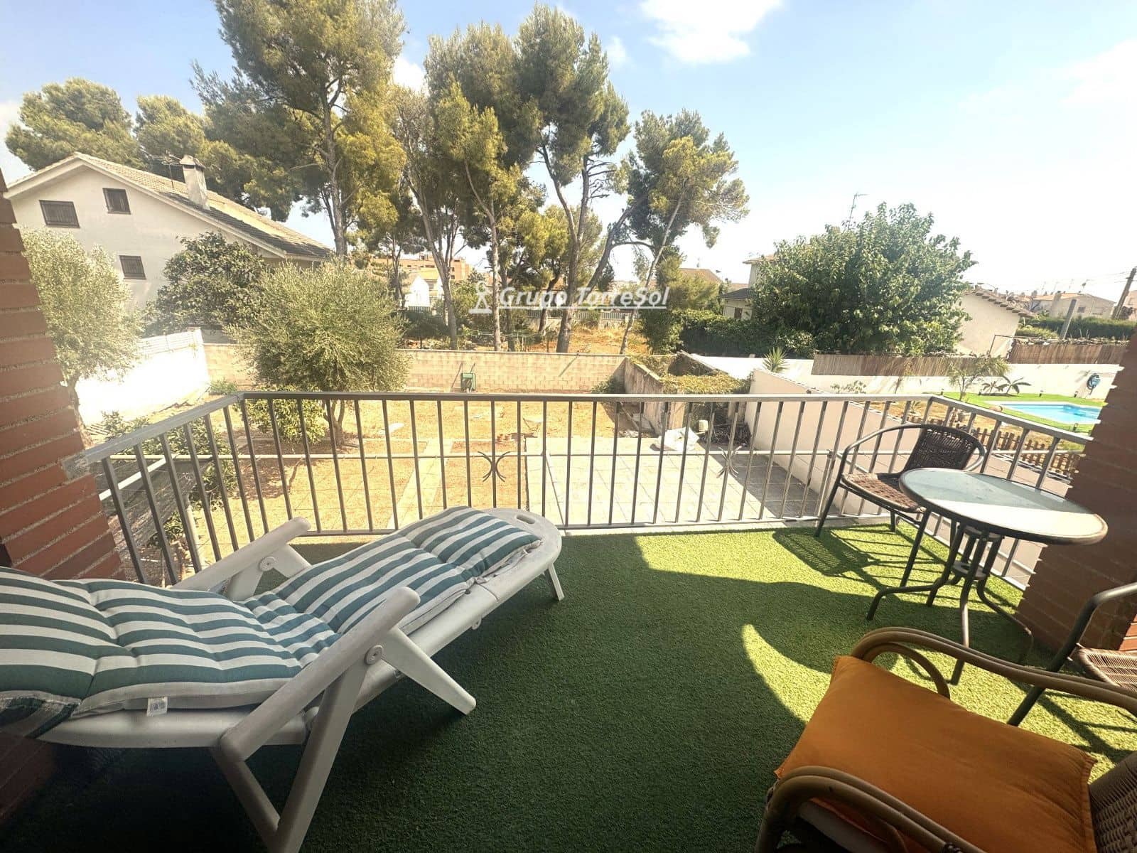 Chalet de 7 habitaciones en Coma-Ruga en venta con garaje - 465.000 € (Ref: 9985776)