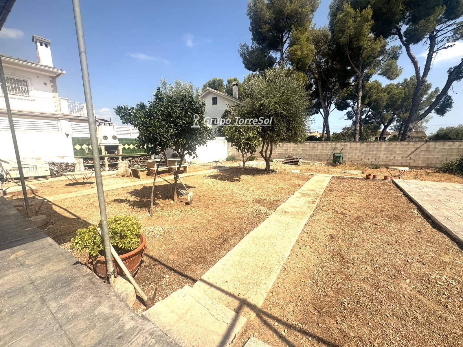 Chalet de 7 habitaciones en Coma-Ruga en venta con garaje - 465.000 € (Ref: 9985776)