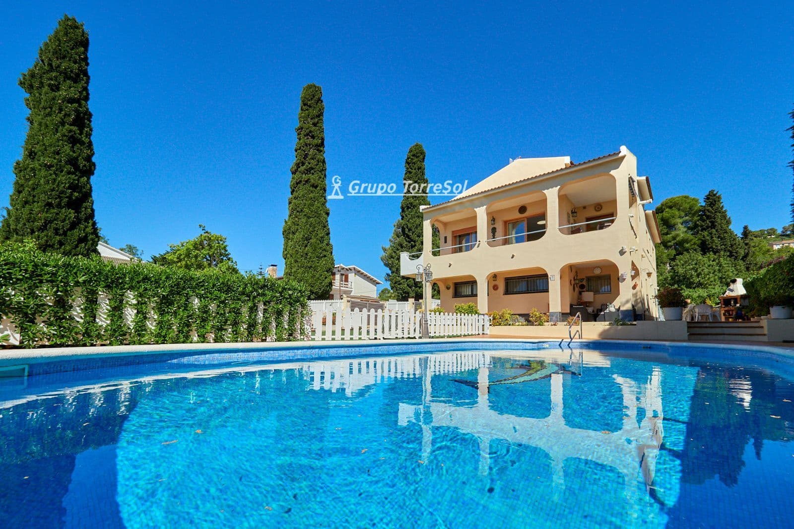 3 sypialnia Willa na sprzedaż w El Vendrell z basenem garażem - 435 000 € (Ref: 9985884)