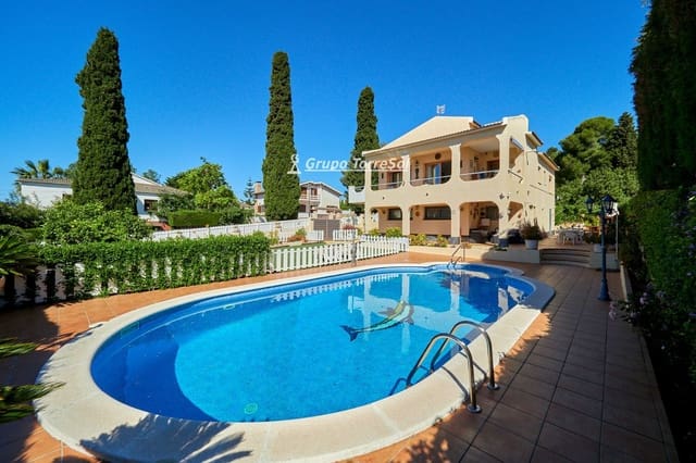 3 sypialnia Willa na sprzedaż w El Vendrell z basenem garażem - 435 000 € (Ref: 9985884)