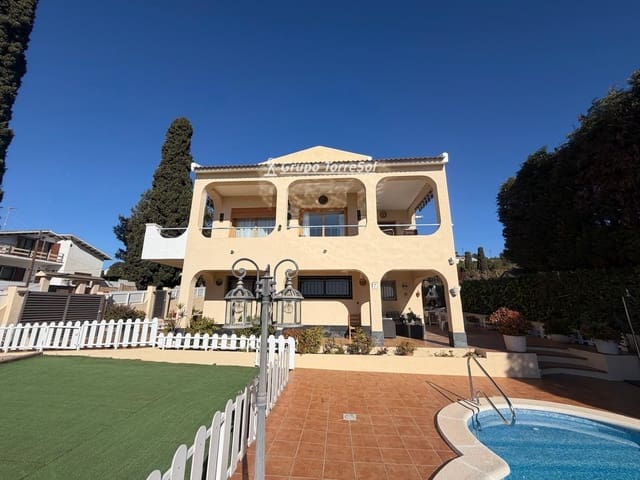 3 sypialnia Willa na sprzedaż w El Vendrell z basenem garażem - 435 000 € (Ref: 9985884)