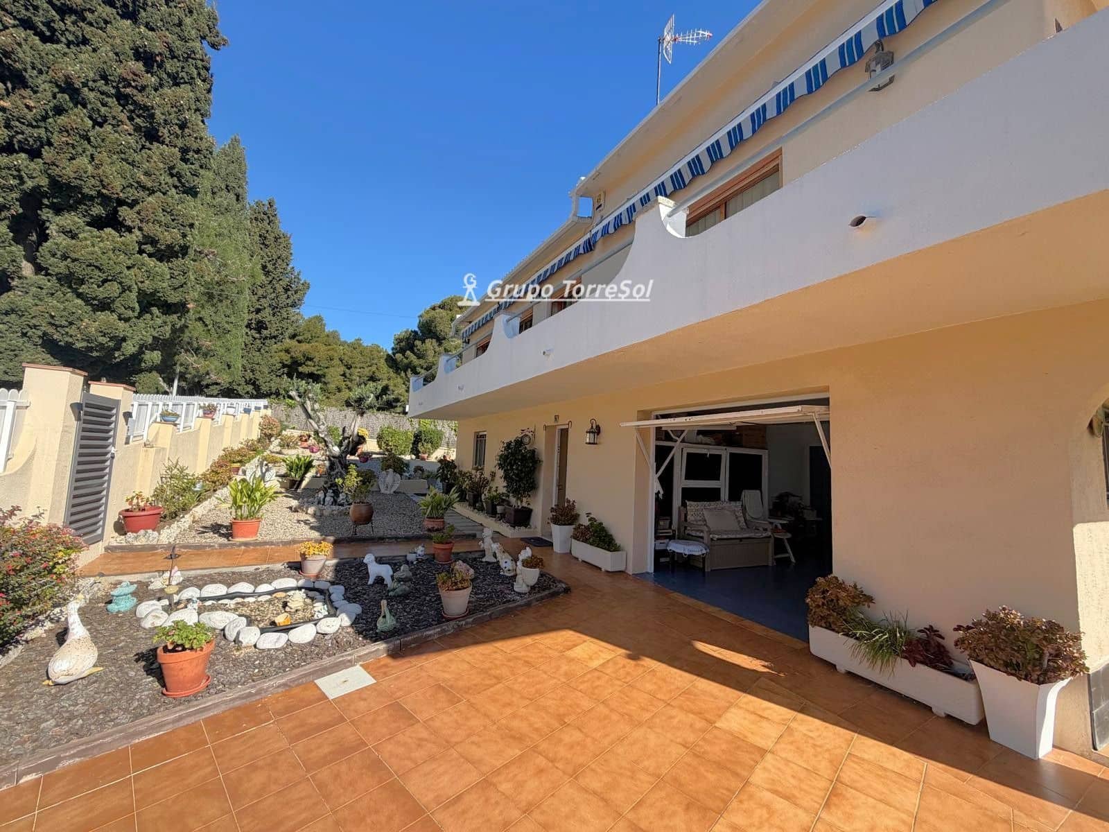 3 sypialnia Willa na sprzedaż w El Vendrell z basenem garażem - 435 000 € (Ref: 9985884)